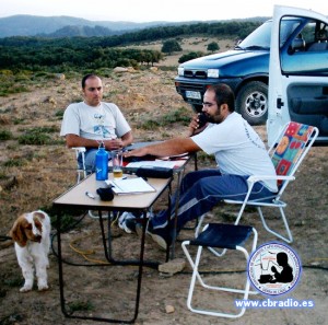 Fran observa a Juan Luis operar durante los primeros momentos.